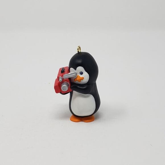 1990 Hallmark Polar Video Handcrafted Keepsake Holiday Christmas Ornament - Picture 3 of 5